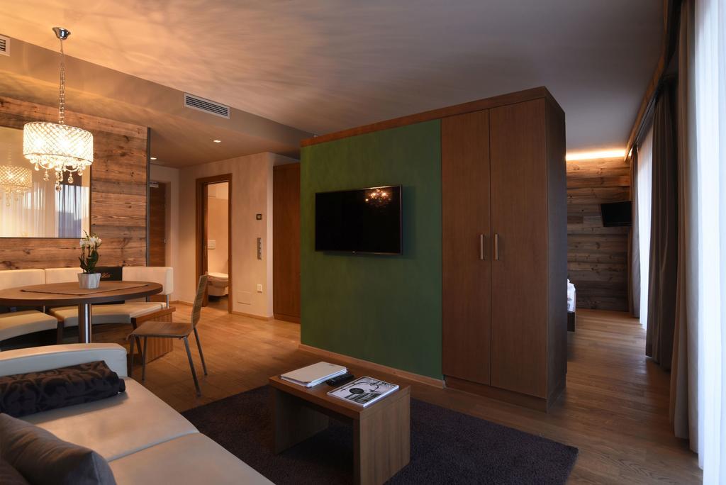 ALIA appartements&wellness Algund Exterior foto